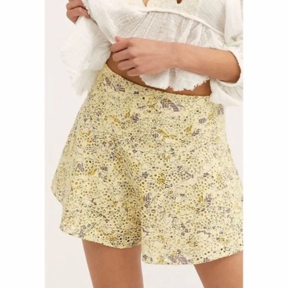 NWT - Free People Shallow Waters High Waisted Eyelet Shorts Size: 4 - Picture 1 of 12